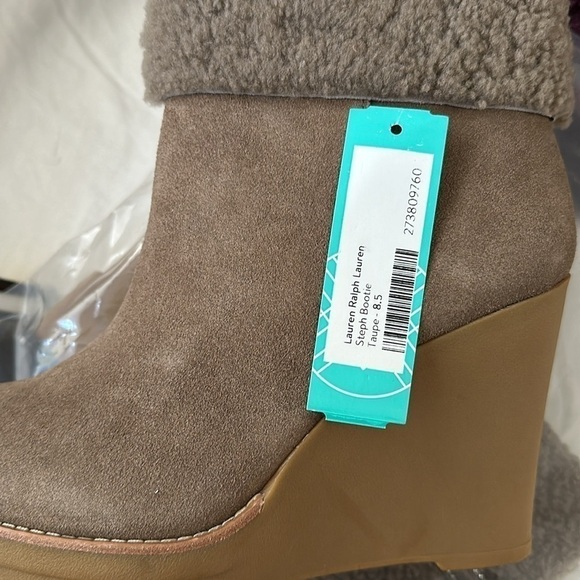 Lauren Ralph Lauren Steph Bootie Sherpa Trim Tan NEW 8.5 US - Picture 5 of 9